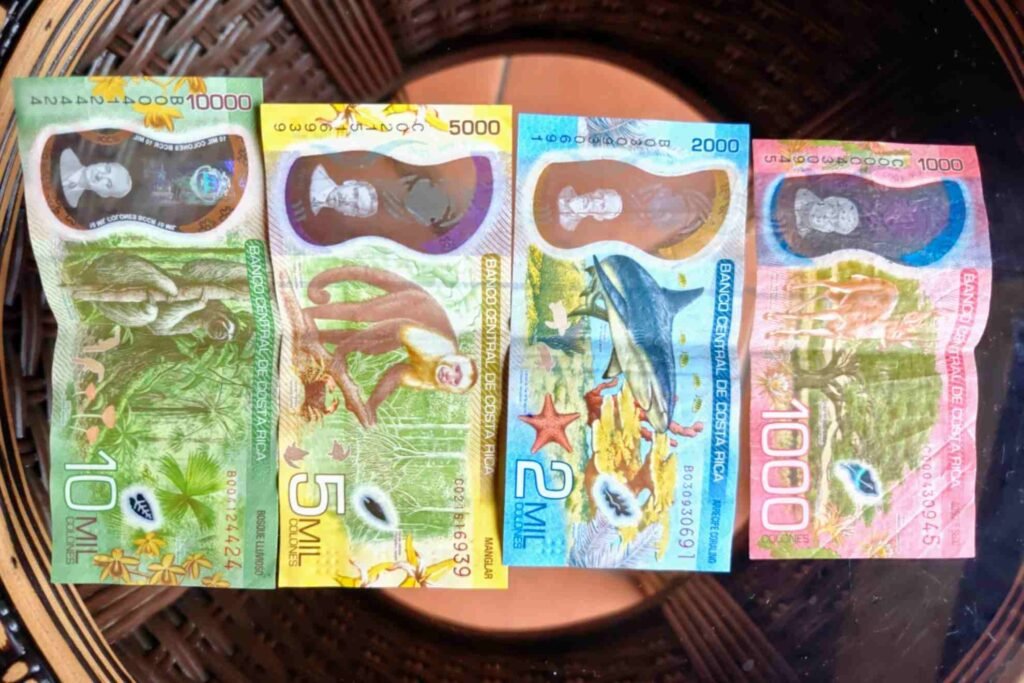 notas de dinheiro Costa Rica