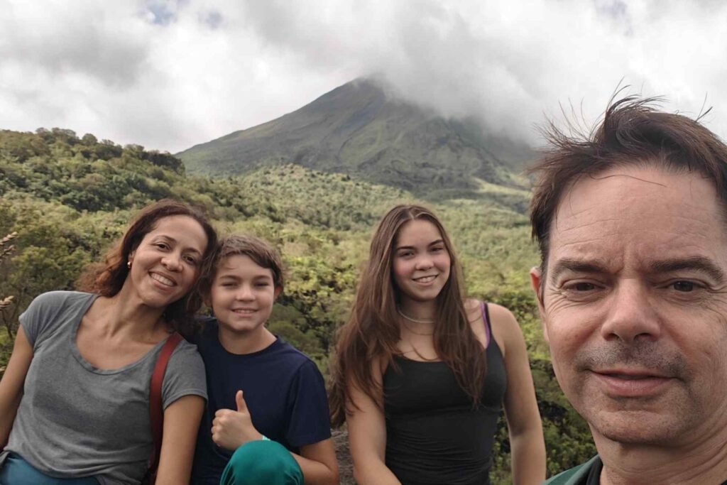 nós na Costa Rica, vulcão arenal
